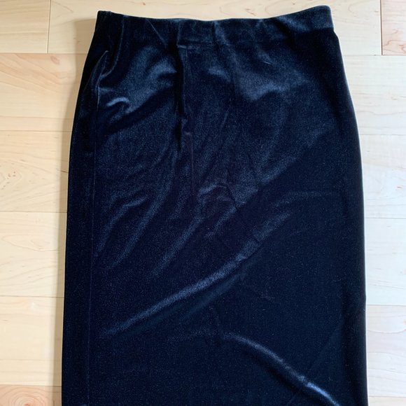NWT LOFT Black Velvet Skirt - Picture 1 of 4